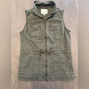 LIKE NEW A NEW DAY TARGET OLIVE GREEN UTILITY VEST - Size Small SKU:498